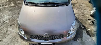 TOYOTA YARIS 2004 - COFANO ANTERIORE