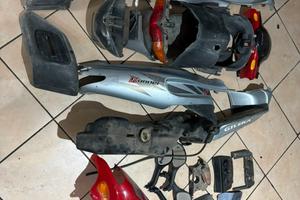 Carene e fari gilera runner 50/125/180 cc