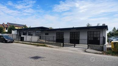Immobile di 425 m² con più di 5 locali a Trofarell