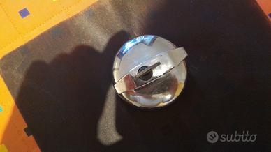 Tappo serbatoio auto