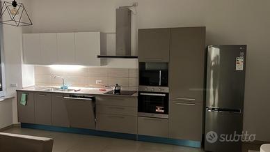 Privato vende cucina e camera da letto completa