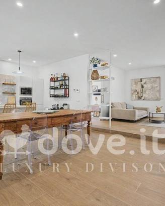 Villa di 270 m² con più di 5 locali a Fiumicino