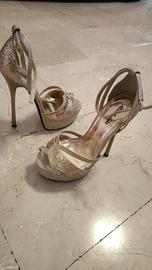 sandali dorati da sera molto eleganti e sexi