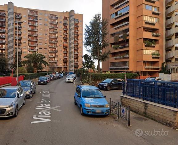 Collatino stanza singola con balcone