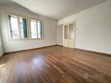 Schio: Terratetto Indipendente nel Quartiere Rossi