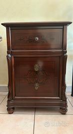 Comodino vintage in legno