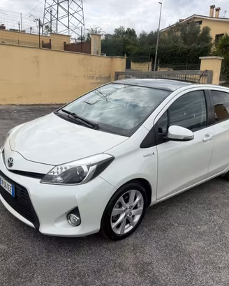 Toyota Yaris 1.5 Hybrid 5 porte Business