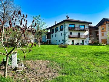 Elegante Casa Indipendente con Ampio Giardino