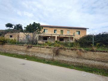 Villa da ristrutturare. PREZZO RIBASSATO