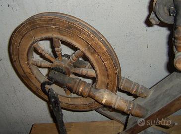 Arcolaio in legno antico vintage filatoio