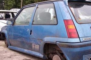 X Renault 5 gt turbo  sedili