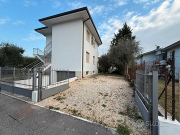 Villa Bifamiliare Toscolano Maderno con giardino