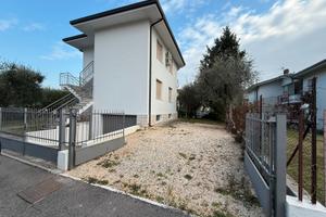 Villa Bifamiliare Toscolano Maderno con giardino