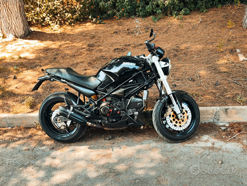 Ducati Monster 900