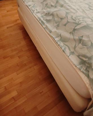 Letto matrimoniale "Simmons"