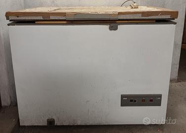 Congelatore a pozzetto Ignis. 