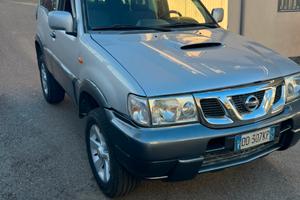 Nissan terrano 2.7