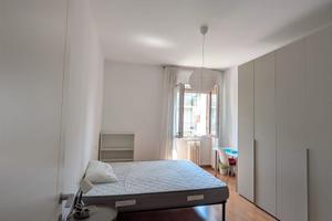 Ampia stanza matrimoniale per uso singolo