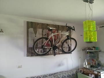 supporto da parete per bici retroilluminato 