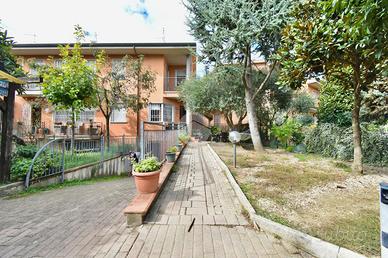 VILLA A SCHIERA A SANTARCANGELO DI ROMAGNA