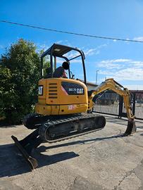 E245 - ESCAVATORE CATERPILLAR 302.7