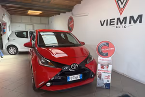 TOYOTA Aygo 1.0 VVT-i 69 CV 5p. x-play