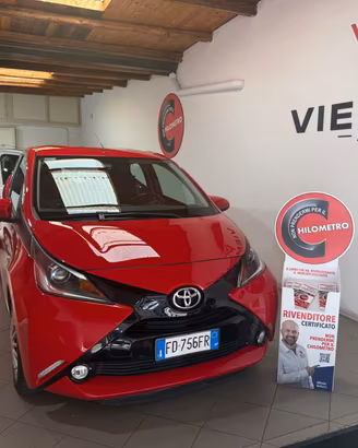TOYOTA Aygo 1.0 VVT-i 69 CV 5p. x-play