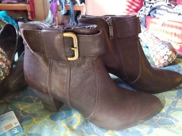 Scarpe stivaletto stiloso