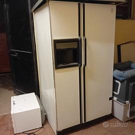 Frigo con distributore