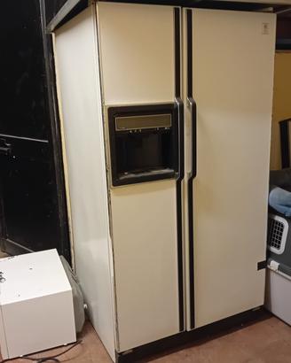 Frigo con distributore