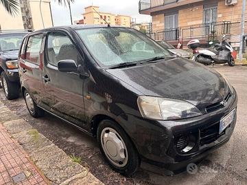Daihatsu YRV anche permuta o scambi0