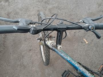 Mountain bike con cambio