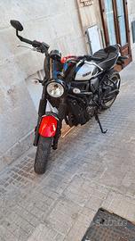 Yamaha XSR 700 – 9.100 km – perfette condizioni
