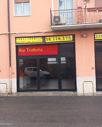 Locale Commerciale con Canna Fumaria