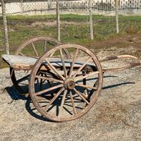 Carretto a mano in legno