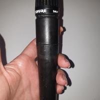 microfono dinamicoShure SM57.

 