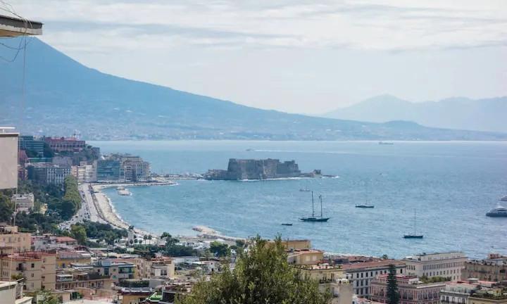 Appartamento affacciato sul Golfo di Napoli