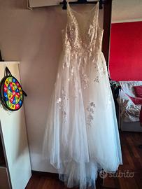 Abito da sposa A-line in tulle e pizzo floreale 