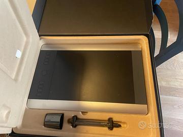 Tavoletta grafica INTUOS pro