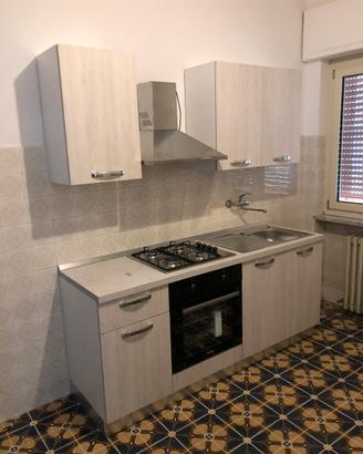 Cucina 195cm completa di elettrodomestici