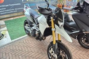 Aprilia dorsoduro 750 akrapovic 