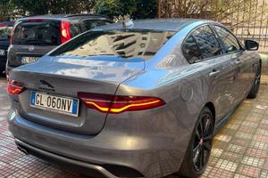 JAGUAR XE black DYNAMIC Line