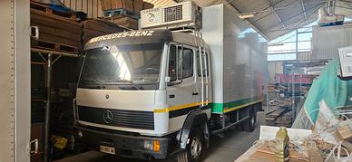 Mercedes  817