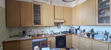 Cucina completa ad angolo