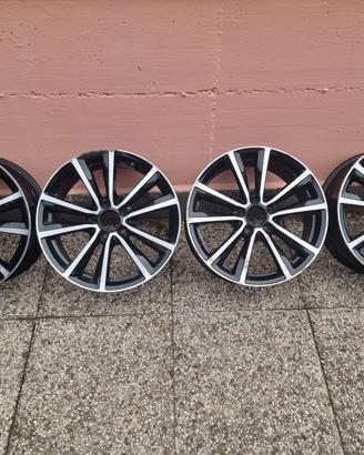 Cerchi in lega da 18” 5 fori per Mercedes