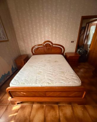 letto matrimoniale + comodini ed armadio