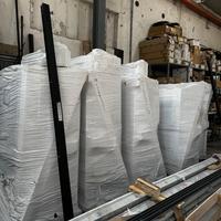 stock di serramenti in pvc bianco in massa nuovi