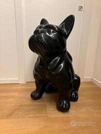 Statua bulldog nera