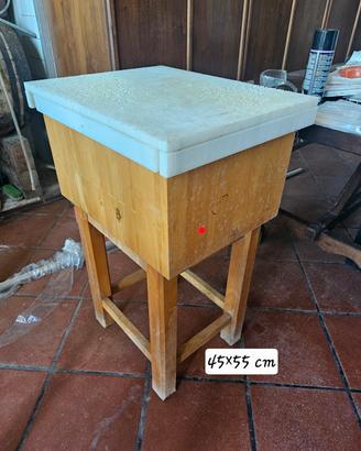 Ceppo in legno per macelleria