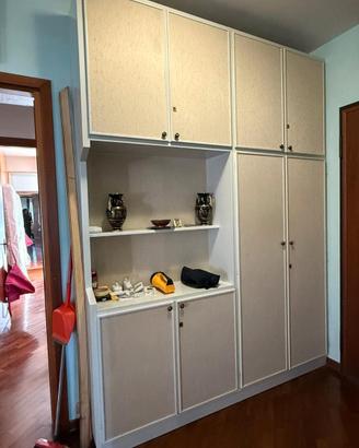 MOBILE CON SCARPIERA